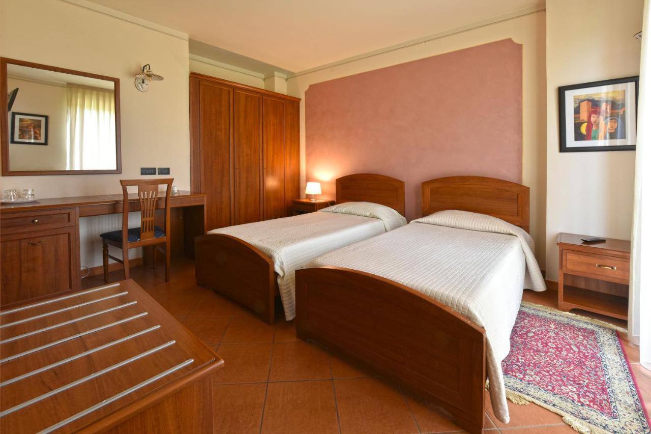 Hotel Ristorante Borgovecchio Montegrosso d'Asti Eksteriør billede